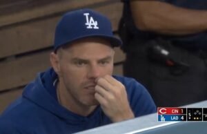 La superestrella de los Dodzers Freddie Freeman Freeman Live TV Broadcast ha sido atrapada en el repugnante acto del medio juego