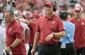 El fanático de los fanáticos de Alabama en las cámaras de televisión desaparece viral porque el equipo es derrotado durante 24 años durante la primera semana 1 derrota