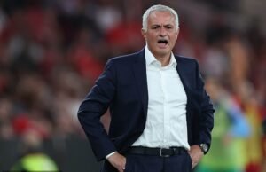 José Mourinho niega presumir de 15 millones de libras esterlinas por año de salario, y dice que está “en rojo” después de su regreso al Benfica