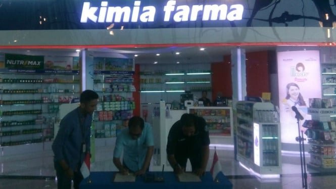 5c7f9ea221867-kerja-sama-pt-ap-ii-dan-kimia-farma-soal-tarif-kargo-di-bandara-soetta_665_374.jpg