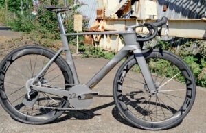 Innovador, inspiración y querido en los ojos: n ° 22 y alguacil de mosaico en el futuro del titanio