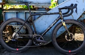 El otro hermano Pegoretti: las bicicletas Deanima son indudablemente italianas pero carbono, disco y frenado y modernos