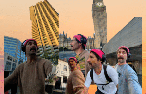 “ ¿Quién hubiera pensado que un tipo promedio con un sombrero rosa que golpea la historia de Londres funcionaría muy bien ” – Conoce a Johlo Verity, el historiador de la bicicleta de Londres