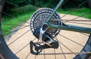 UCI reacciona al desafío SRAM en restricciones de velocidad