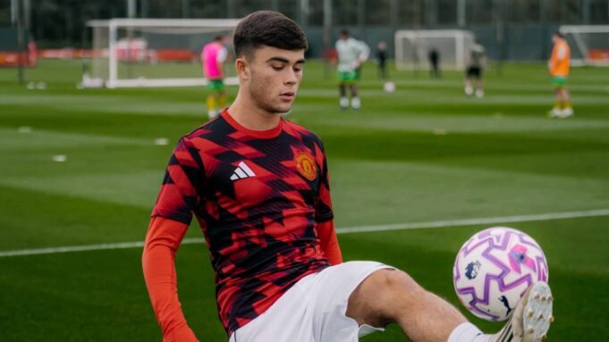 MAN_UTD_U18S__40konradborzy_19_LkdC3PrW1756716629364_large.jpg