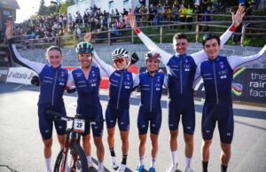 Campeonato Mundial de MTB de UCI: Francia asegura el título de relevo de equipo mixto en la batalla de los viajes de la ronda con Italia finalista