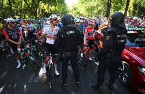 “ La UCI establece las reglas ” – Vuelta Un organizador de España describe las protestas como “inaceptables”, pero insiste en que no podrían expulsar al equipo tecnológico First Israel