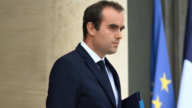 6549d1fe0f56a-menteri-pertahanan-prancis-sebastien-lecornu_665_374.jpg