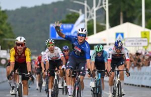 Tour de Guangxi: Paul Double gana la última carrera por etapas masculina del WorldTour de la temporada 2025, mientras que Paul Magnier gana el quinto sprint del grupo en seis días