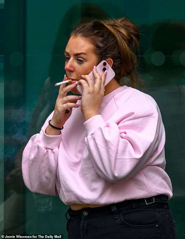 88988009-15166089-Harriet_Bridgeman_is_pictured_outside_court_in_London-a-47_1759760735711.jpg