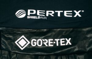 Cómo impermeabilizar su equipo impermeable en casa sin destruirlo