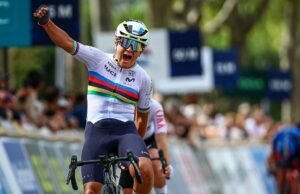 “Sin miedo, solo respeto” – La campeona del mundo junior Paula Ostiz lista para atacar el WorldTour con Movistar