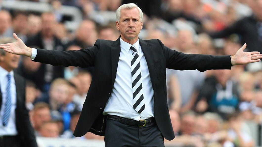 alan-pardew-arms-out-newcastle-united-nufc-1060.jpg
