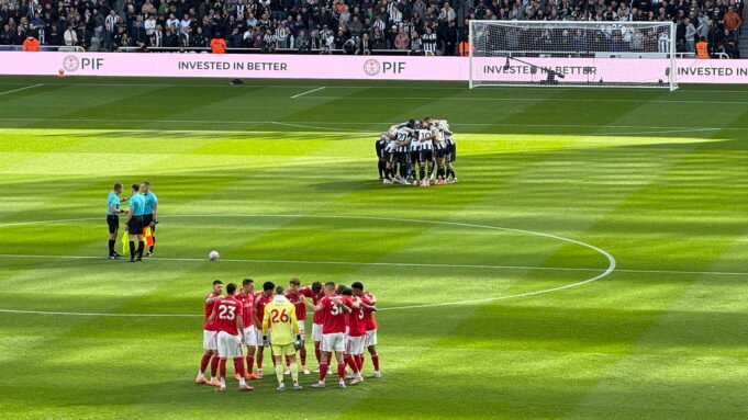 team-huddle-forest-october-2025-newcastle-united-nufc-2000.jpg