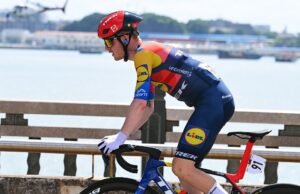 “No fue mi elección” – A pesar de la reaparición de los dolores de espalda, Mattias Skjelmose cumple con su deber de equipo como líder en el Tour de Guangxi