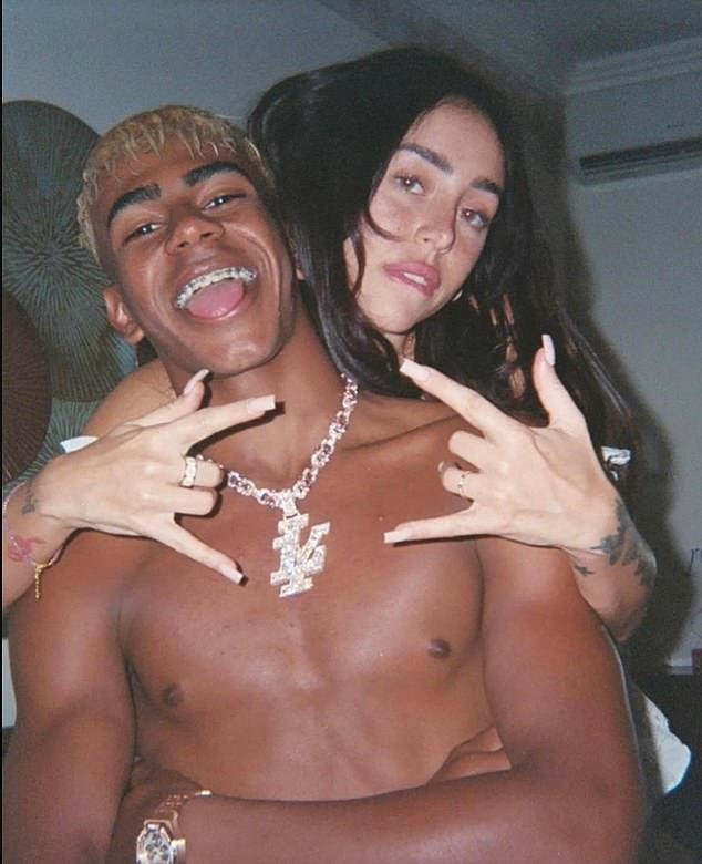 Lamine Yamal, de 18 años, ‘se separó de su novia, la estrella del pop Nicki Nicole, de 25’, mientras la estrella de Barcelona ‘desestima los rumores de que hizo trampa durante su relación’