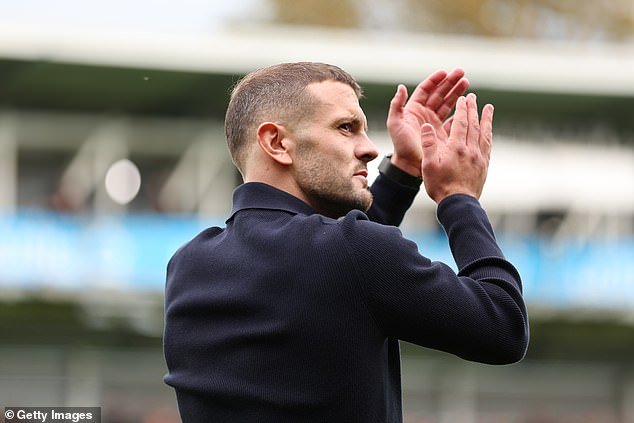 Dentro del renacimiento de Jack Wilshere en Luton Town: cómo el ex jugador del Arsenal se gana a los jugadores con trabajo duro y WhatsApps nocturnos, el papel especial que le dio a la estrella lesionada y la respuesta al vil abuso que demuestra su inteligencia emocional