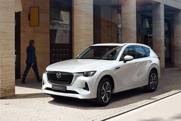 ¿Tu auto te dice que ACELERES? Los propietarios de dispositivos eléctricos e híbridos dicen que la tecnología de los automóviles les exige conducir a 80 mph en zonas escolares