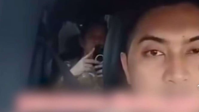 69061ca2ebb16-viral-momen-menkeu-purbaya-ngaji-di-dalam-mobil_665_374.jpeg