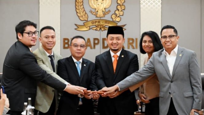 691c5327dfef6-ketua-bksap-dpr-ri-syahrul-aidi-maazat_665_374.jpg