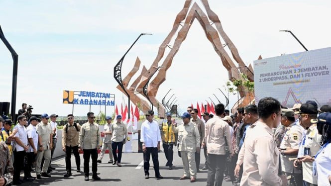 691d7358c1064-presiden-prabowo-subianto-resmikan-jembatan-kabaranan-yogyakarta_665_374.jpg