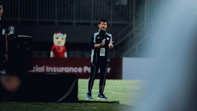 69285df0aaa30-pelatih-timnas-indonesia-u-22-indra-sjafri_665_374.jpeg