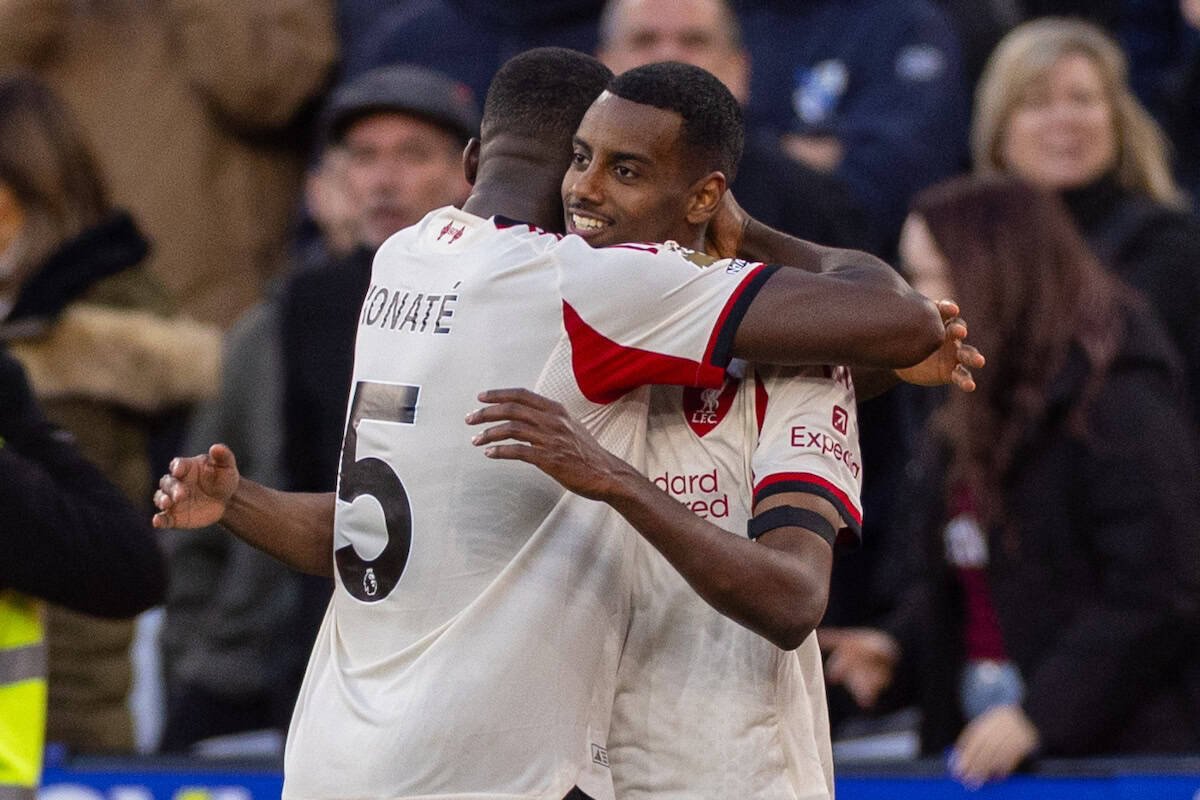 Arne Slot elogia la importancia del primer gol liguero de Alexander Isak en el Liverpool