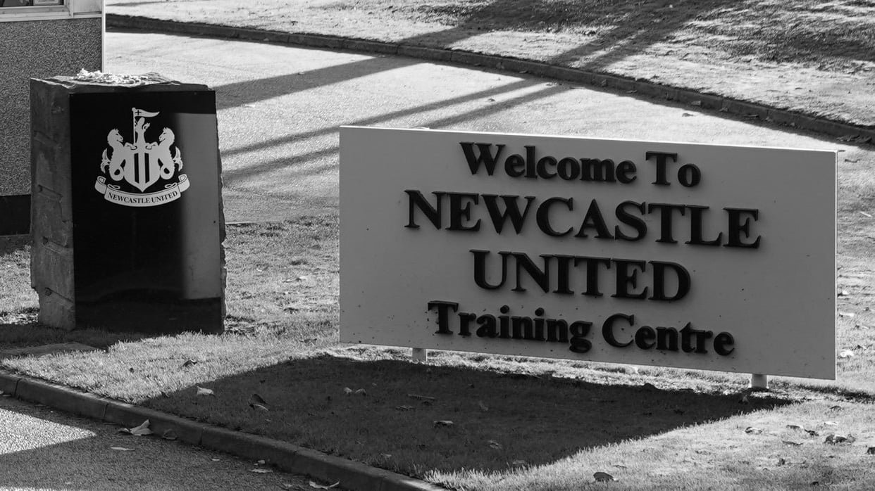 welcome-to-newcastle-united-traininig-centre-nufc-bw-1120.jpg