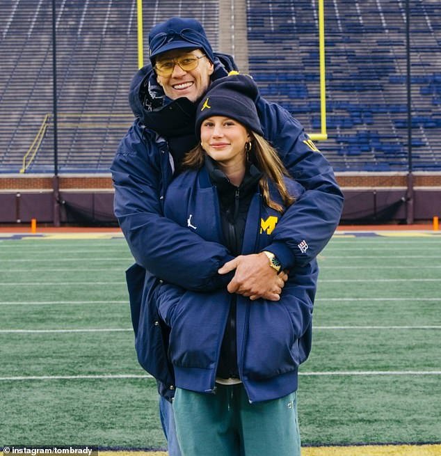 104352633-15343175-Tom_Brady_was_able_to_spend_Thanksgiving_with_his_family_in_Mich-m-41_1764631684086.jpg