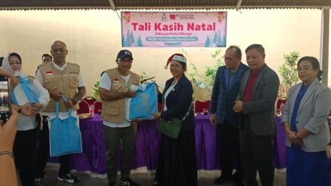 6946c3455122c-pembagian-tali-kasih-natal-dari-banpres-dan-bumn_665_374.jpg