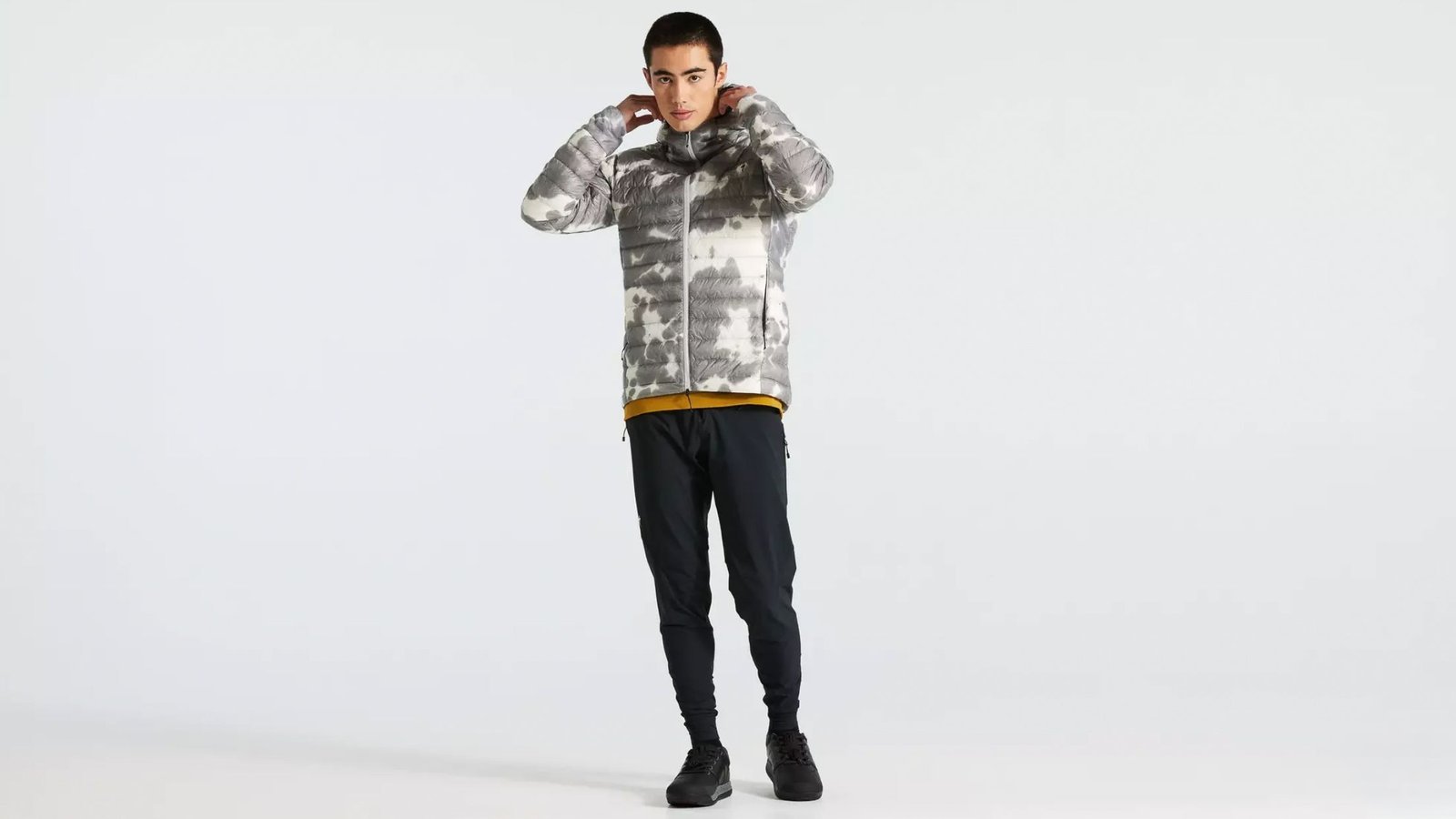 ¿Corredor especializado en tu vida? Entonces esta versátil chaqueta ciclista tiene un increíble descuento de $160, un regalo perfecto en estas fiestas.