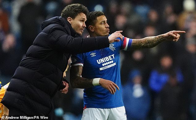 105177457-15428995-Rangers_manager_Danny_Rohl_makes_a_point_to_skipper_James_Tavern-m-23_1767359221549.jpg