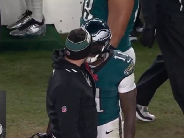 Michael Strahan destruye al entrenador de los Eagles, Nick Sirianni, por confrontar enojado al jugador estrella AJ Brown