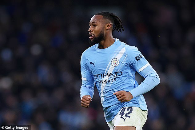 El técnico de Newcastle, Eddie Howe, se pronuncia en contra de un cambio de reglas que permitirá a la estrella de £ 64 millones, Antoine Semenyo, jugar contra Toon en la semifinal de la Copa Carabao.