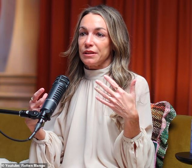 Karen Read llora mientras dice que todavía está traumatizada tras ser absuelta del asesinato de su novio