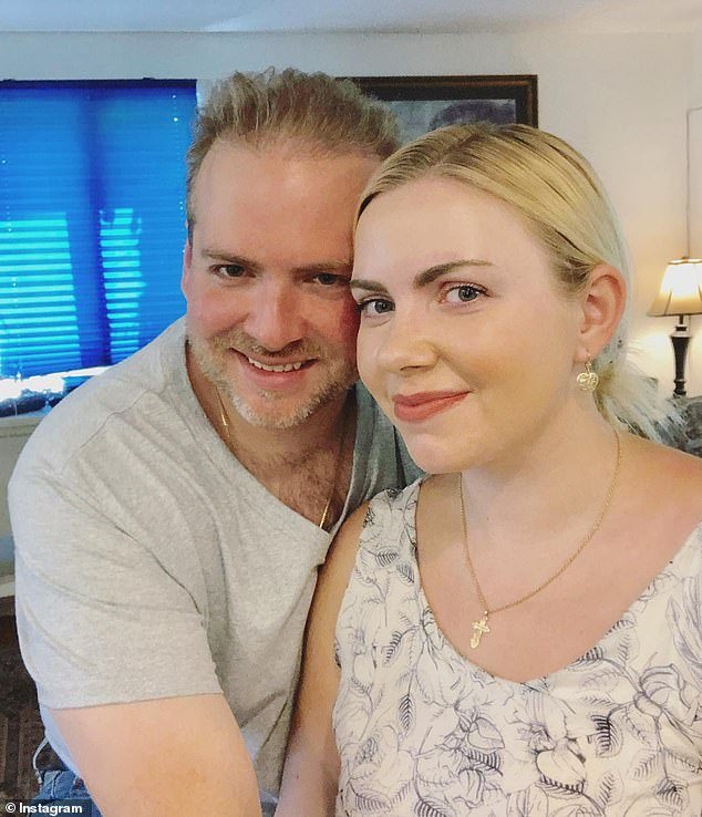 Mi vida perfecta en una mansión de 2 millones de dólares en Manchester-by-the-Sea dio un mal giro cuando los vecinos intentaron prohibirme conseguir un arma por culpa de mi ESPOSO; ahora yo era la última en reír.