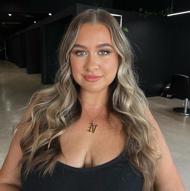 Justo cuando pensaba que las acciones descaradas del profesor de música casado que violó a un niño de 12 años no podían ser peores, han surgido nuevos detalles inquietantes: ‘Hermanito’