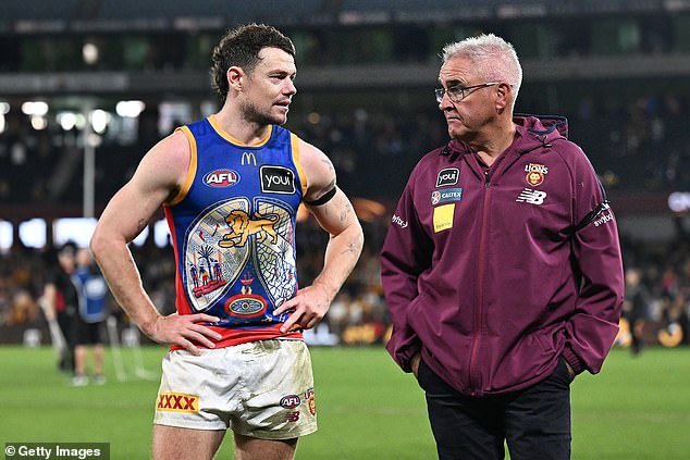 El entrenador de los Brisbane Lions revela el efecto que tuvo en el equipo la sensacional ruptura matrimonial de Lachie Neale