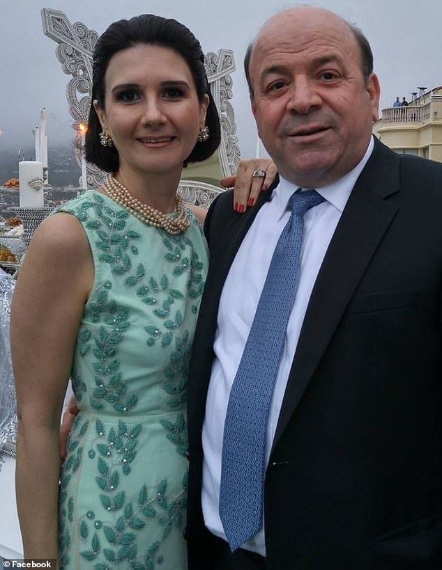 Millonario tecnológico acusado de asesinato después de que su ex esposa de la alta sociedad fuera encontrada muerta en el fondo de un terraplén de 75 pies