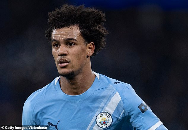 Oscar Bobb del Man City se acerca para mudarse al club de la Premier League, el reemplazo de Antoine Semenyo del Bournemouth llega para revisión médica y el Chelsea retira a la estrella de £ 15 millones de su cesión: MIRAR LA VENTANA DE TRANSFERENCIA