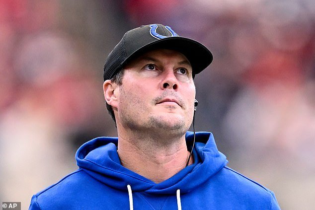 El querido abuelo de la NFL, el mariscal de campo Philip Rivers, de 44 años, toma la decisión final sobre el puesto de entrenador en jefe de los Buffalo Bills