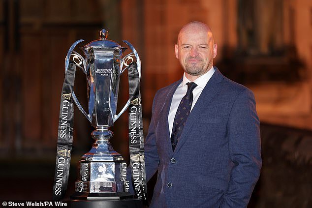 El trofeo de las Seis Naciones finalmente llega a Edimburgo… pero no esperen que se quede allí, ya que Gregor Townsend dice que su equipo escocés no es visto como un rival.