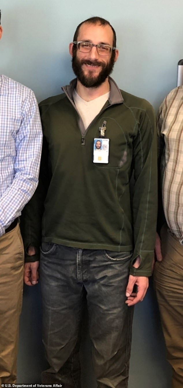 La hermana de la enfermera de la UCI Alex Pretti grita ‘mentiras repugnantes’ y honra a su hermano como héroe