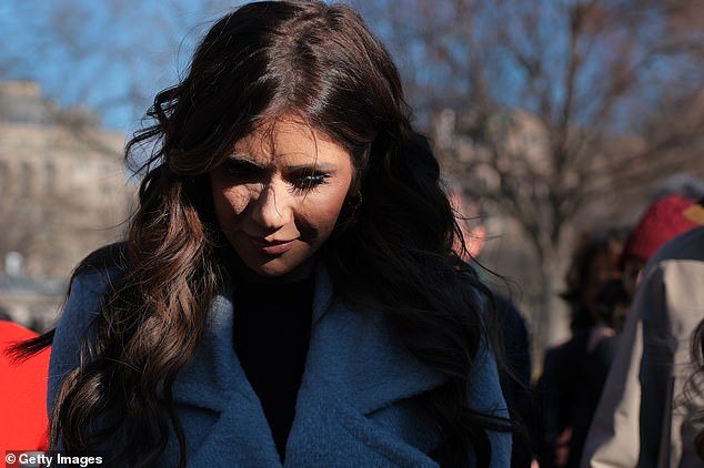 Trump le dio a Kristi Noem un nuevo y humillante papel después de la cumbre con Ice Maiden sobre el mortal colapso de Minnesota