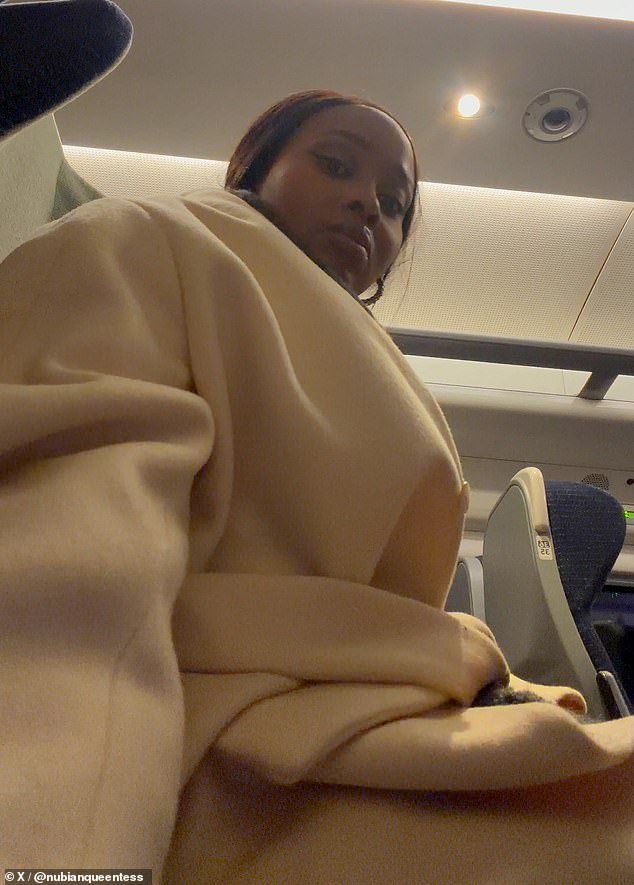 Un pasajero de Avanti divide la opinión después de pararse y predicar en una sección tranquila del tren