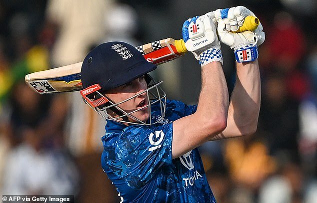 Las estrellas del cricket de Inglaterra se verán empujadas al límite por un calendario extravagante, con solo UN DÍA entre la final de las series Hundred y Pakistan Test.