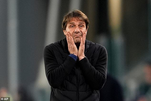 La última perorata de Antonio Conte: el técnico del Napoli advierte al jefe rival que tenga “cuidado cuando habla”, después de ver cómo las esperanzas de título de la Serie A de su equipo se incendiaban en la Juventus