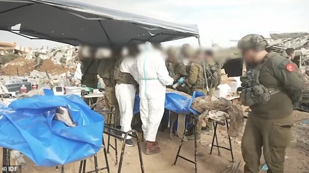 Lágrimas de los soldados por el regreso del último rehén israelí: los soldados de las FDI lloran mientras se identifican los restos de su camarada en Gaza