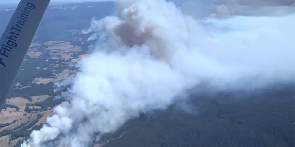 Actualizaciones EN VIVO sobre los incendios forestales de Victoria: casas destruidas mientras incendios devastadores arrasan un punto turístico icónico de Australia, con temperaturas fijadas en más de 50 ° C hoy, y los expertos advierten: “Solo empeorará”