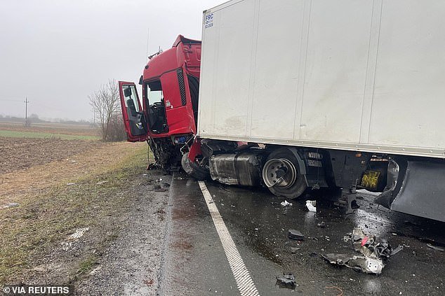 SIETE aficionados del PAOK griego mueren en un accidente en Rumanía mientras se dirigían a ver a su equipo en Francia
